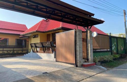 Mae Rim Haus | บ้านสวนแดงจินดา Baan Suan Dang Jinda