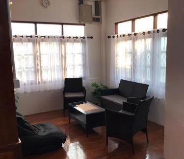 Chom Thong Haus | บ้านสุขใจ (Ban Suk Jai)