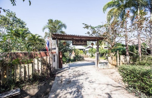 Mae Taeng Haus | บ้านเพื่อน อยู่ในป่า - Friend's house Homestay Mae Tang