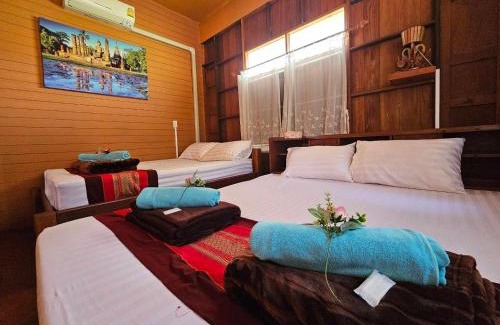 Mueang Kao Haus | บ้านเรือนไทยมะลิเมืองเก่า