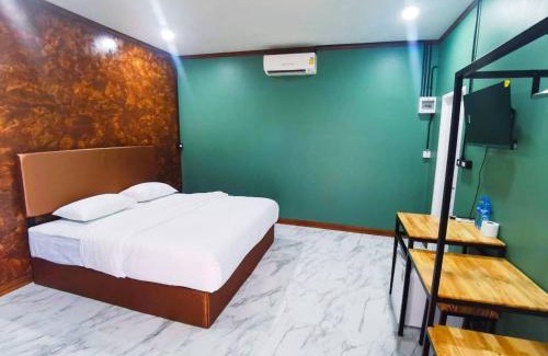 Phetchaburi Haus | บ้านไร่แสงจันทร์ รีสอร์ท