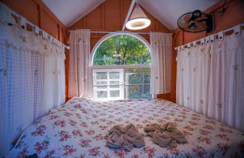 Doi Saket Haus | ปางสูงเฮาส์ pink house