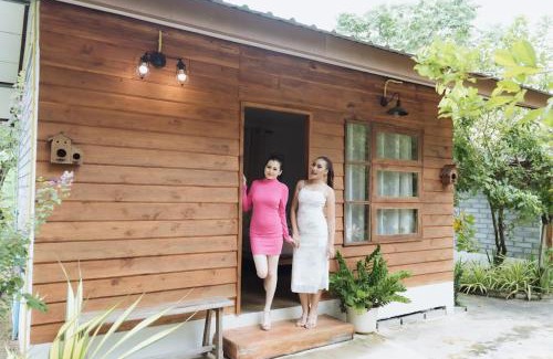 Nam Pat Haus | พายิ้มฟาร์มสเตย์