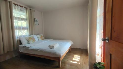 Nam Pat Haus | พายิ้มฟาร์มสเตย์