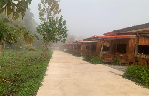Mae Tam Haus | ฟากน้ำรีสอร์ต พะเยา