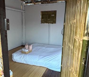 Rong Kwang Haus | ม่อนดาวเดือนแค้มป์ปิ้ง ถนนลอยฟ้าแพร่