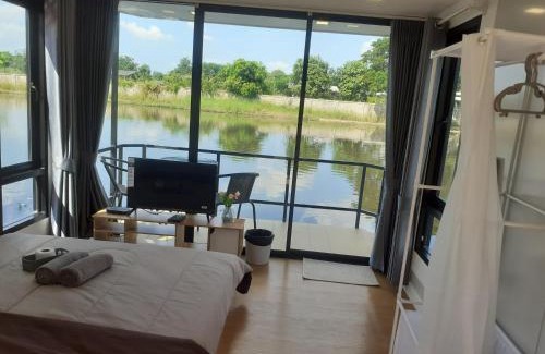 Ban Tom Skihütte | ริมกว๊านชาเลย์ รีสอร์ทแอนด์คาเฟ่ Rimkwan Chalay Resort and Cafe