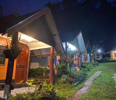 Mok Cham Pae Haus | ลุงกอละ โฮมสเตย์ ปางอุ๋ง แม่ฮ่องสอน