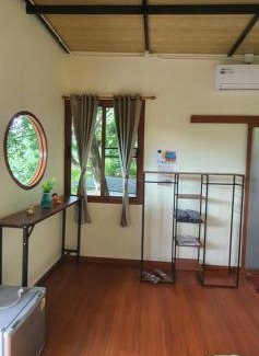 Doi Saket Haus | วาคุมิคาเฟ่&โฮมสเตย์ WakumiCafe&Homestay