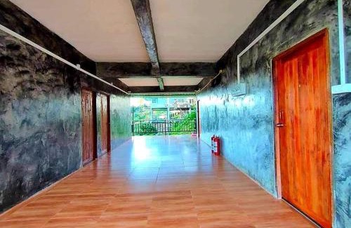 Pong Haus | วิช โฮมสเตย์