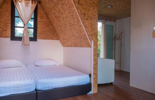 Omkoi Haus | วันเวลา โฮมสเตย์แอนท์แคมป์ปิ้ง