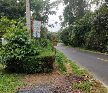 Phrom Khiri Bed & Breakfast | สถานีน้ำหวาน รีสอร์ท น้ำตกอ้ายเขียว