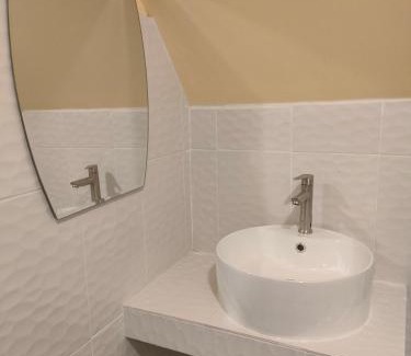 Phrom Khiri Resort | สถานีน้ำหวาน รีสอร์ท น้ำตกอ้ายเขียว