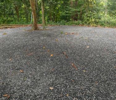 Phrom Khiri Resort | สถานีน้ำหวาน รีสอร์ท น้ำตกอ้ายเขียว