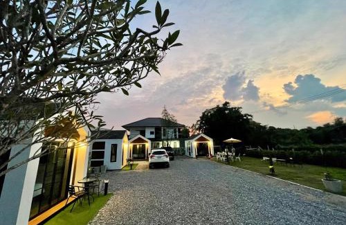 Lampang Haus | สุขสวัสดิ์ มินิรีสอร์ท