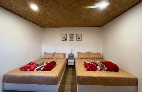 Lampang Haus | หงส์ฝูรักไทย宏福