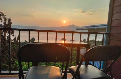 Pong Haus | อามา ภูลังกา เฮาส์