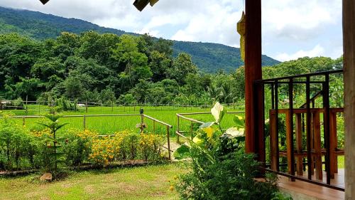 Pua Haus | ฮ้างนาตาจันทร์