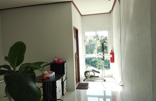 Chong Kham Haus | เกสต์เฮาส์ชูบีมา Guesthouse Chubeema Coffee & Tea
