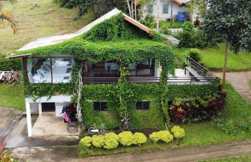 Khao Kho Haus | เขาเจ้าขา2 บ้านดอกไม้