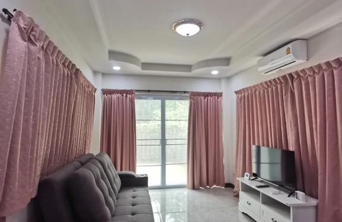 Nong Phueng Haus | เชียงใหม่ บ้านสันติสุข