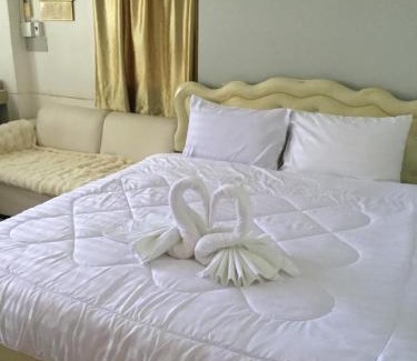 Chaiya Haus | ไชยาซีวิวโฮมสเตย์ (Chaiya Seaview Homestay)