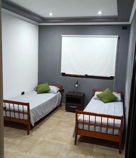 Villa Ramallo Wohnung | ვႷჿʇⴝꞁƂϨȢʇ Casa quinta con quincho y pileta, Equipada Completa, con Cochera Doble, 3Habit 2baños, para 7-8 Personas, Alquiler Temporal Ramallo- San Nicolás, WHATSAP AL ვႷჿʇⴝꞁƂϨȢʇ, CONSULTAR PARA RESERVAR EN PRIV