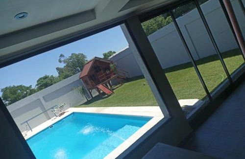 Villa Ramallo Wohnung | ვႷჿʇⴝꞁƂϨȢʇ Casa quinta con quincho y pileta, Equipada Completa, con Cochera Doble, 3Habit 2baños, para 7-8 Personas, Alquiler Temporal Ramallo- San Nicolás, WHATSAP AL ვႷჿʇⴝꞁƂϨȢʇ, CONSULTAR PARA RESERVAR EN PRIV