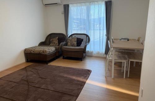 Fujiyoshida Wohnung | にじいろ邸2階