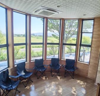 Shiga Prefecture Haus | リニューアル 高島市風車村琵琶湖畔別荘サウナ付きファミリーグループ大歓迎テラス炭火BBQ Reiwa House