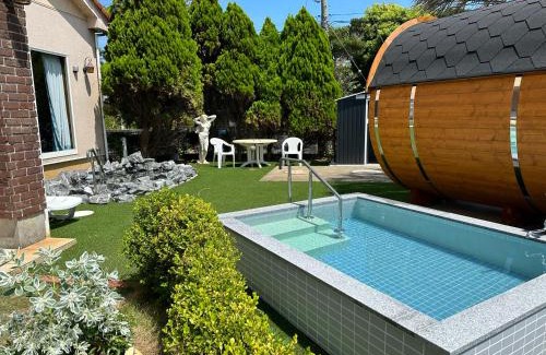 Kujukuri Haus | ヴィラ砂時計九十九里超豪華大型貸切別荘寝室五つペット可サウナ本格カラオケグランドピアノ麻雀