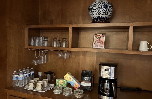 Hercules Haus | 一个冥想，放松的房间，带有松柏山谷的禅意露台小院