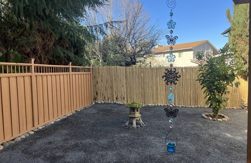 Hercules Haus | 一个冥想，放松的房间，带有松柏山谷的禅意露台小院