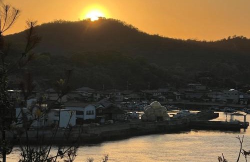 Naoshima-cho Haus | 一日限定一組の古民家の宿なんでもん