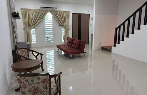 Menglembu Haus | 万里望 Menglembu Bestari Homestay