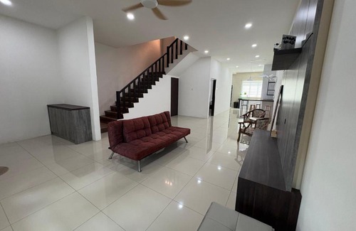 Menglembu Haus | 万里望 Menglembu Bestari Homestay