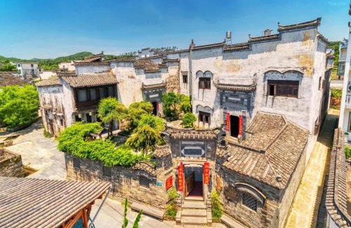 Wuyuan Haus | 三间堂百年徽商俞家 婺源月亮湾店