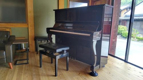 Nagahama Skihütte | 上丹生山根邸別館フルリノベーション古民家一棟貸切16名まで