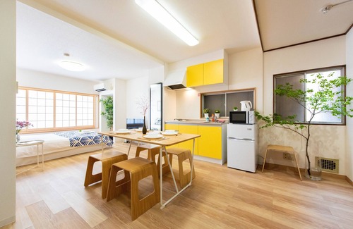 Taito Wohnung | 上野秋葉原駅へ徒歩6分＃100平米の2LDK＃空港へ45分＃ Wi-Fiあり