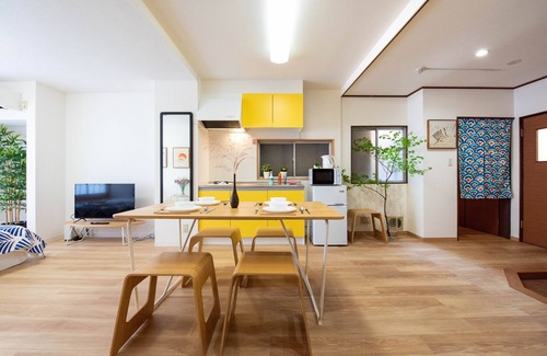 Taito Wohnung | 上野秋葉原駅へ徒歩6分＃100平米の2LDK＃空港へ45分＃ Wi-Fiあり