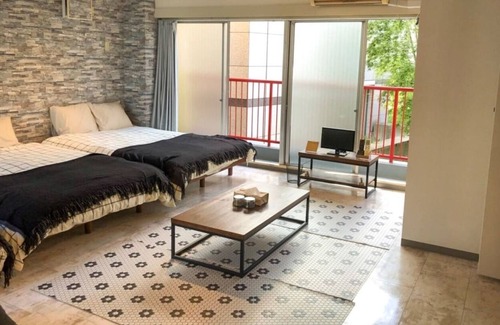 Yoyogi Wohnung | 代々木駅徒歩3分, 広々ワンルーム♪最大7名様宿泊可!! TV,WiFi無料