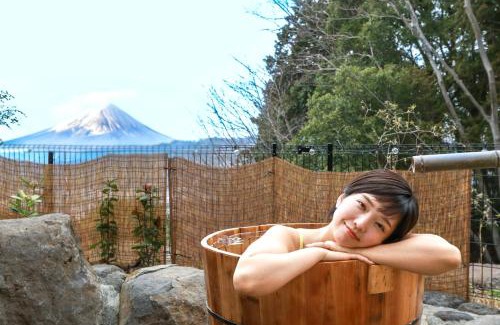 Izu Villa | 修善寺テラスヴィラ バレルサウナ付アウトドアリゾート