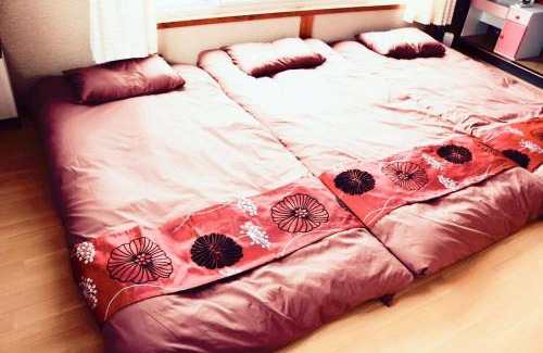 Fushimi Villa | 免费Wi-Fi 地铁站5分钟 10分种步行稲荷大社 坐地铁10分到京都站 交通便利 餐厅便利店超市俱全