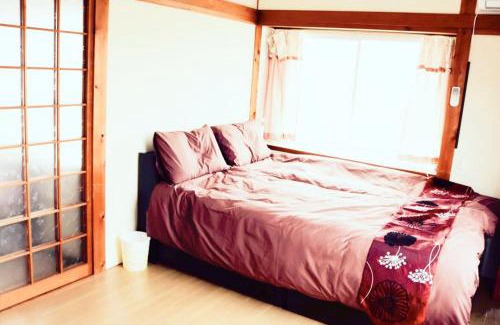 Fushimi Villa | 免费Wi-Fi 地铁站5分钟 10分种步行稲荷大社 坐地铁10分到京都站 交通便利 餐厅便利店超市俱全