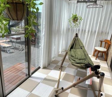 Tsumagoi Haus | 北軽井沢おもちゃ王国車5分 1棟貸切 107平米3LDK 雨もbbq可能 小学生3名まで無料 アメニティ完備