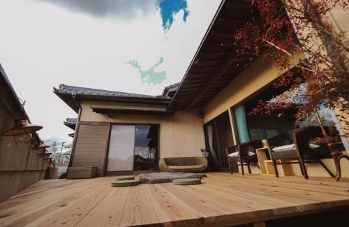 Gunge Haus | 古民家ゲストハウス CHACHACHA AWAJI