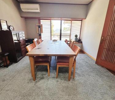 Fuyuto Villa | 吉祥莊位于高山市内 有一千平方的园林 可远眺日本的阿尔卑斯山脉 四季景色绝佳 可接待9人入住 免费停车