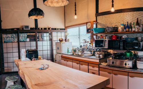 Yoshinogawa Haus | 坂東商店guest room藍染めと宿