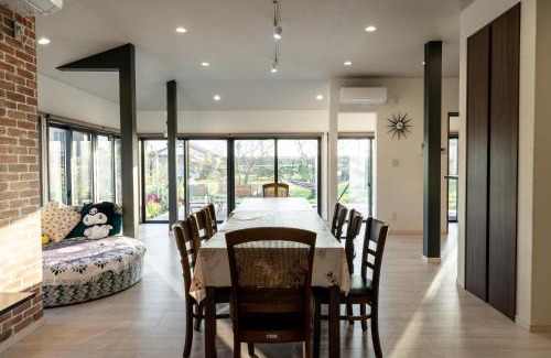 Kujukuri Haus | 大型貸切別荘 HOUSE ASA 最大22名 サウナ BBQ ホームカラオケ 焚き火 from九十九里海岸歩7分