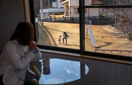 Izu Haus | 天然温泉-富士山パノラマビュー-プライベートデッキで非日常体験を-伊豆の温泉付き貸別荘-中伊豆noie